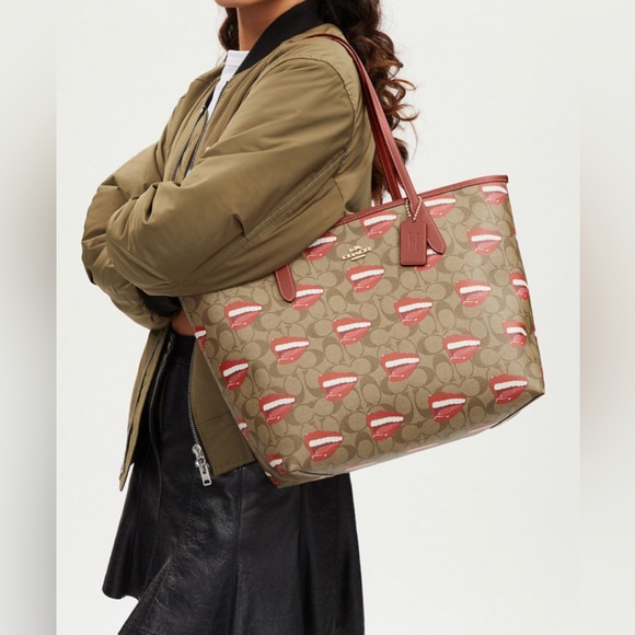 NWT Coach Outlet Coach X Tom Wesselmann City Tote In Signature Canvas - Picture 3 of 7